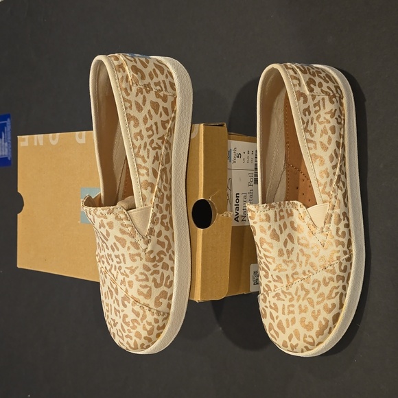 Toms Avalon NIB Natural Cheetah Foil slip-on shoe Youth size 5 (EU 37) - Picture 3 of 8